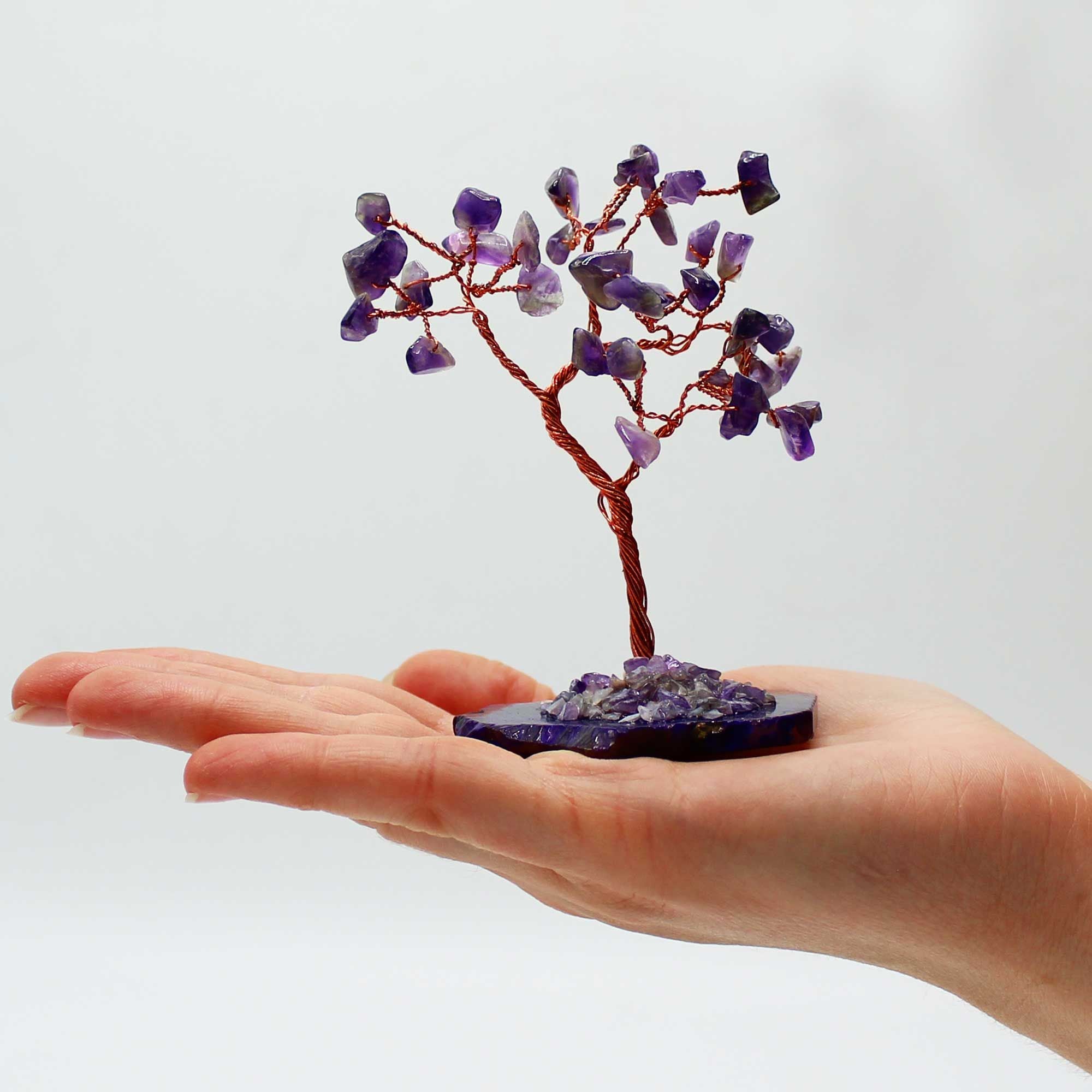 Árbol mágico de amatista sobre base natural de ágata