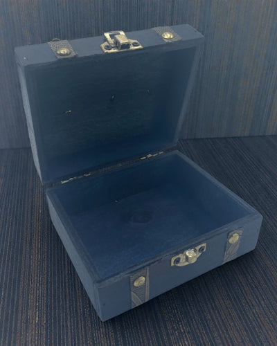 Herbaciana Arka Atlantydy – Kwadratowa Skrzynka Niebieska Vintage