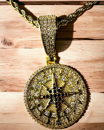 Collar con Colgante de Brújula en Estilo Glamour con Circonitas para Mujeres y Hombres - 2 variantes a elegir, personalización con grabado para regalo