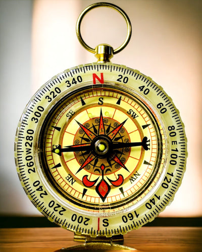 Brújula de Latón Impermeable con Efecto Luminoso - Esencial para Senderismo y Camping, personalización con grabado