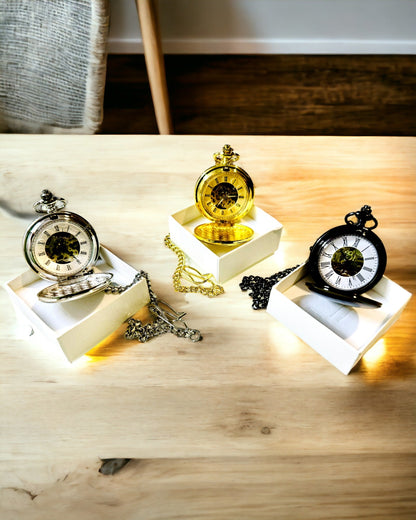 Reloj de Bolsillo Mecánico Clásico con Doble Tapa, Manual, Color Dorado, con grabado
