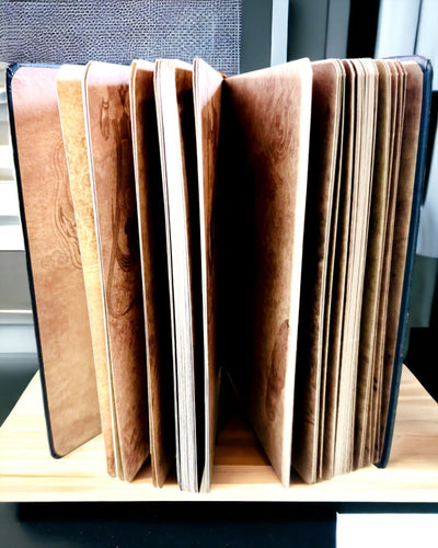 Cuaderno Clásico de Tapa Dura con Motivo de Tejedor - Azul Marino. Posibilidad de grabado