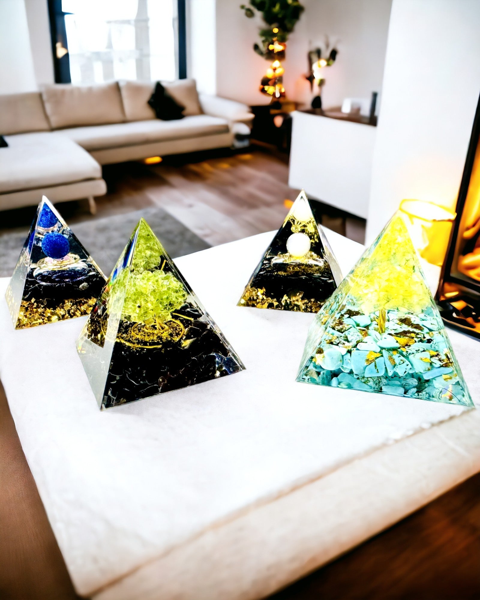 Pirámide Energética de Orgón con Cristales para Meditación – Irradia Energía Positiva y Abundancia
