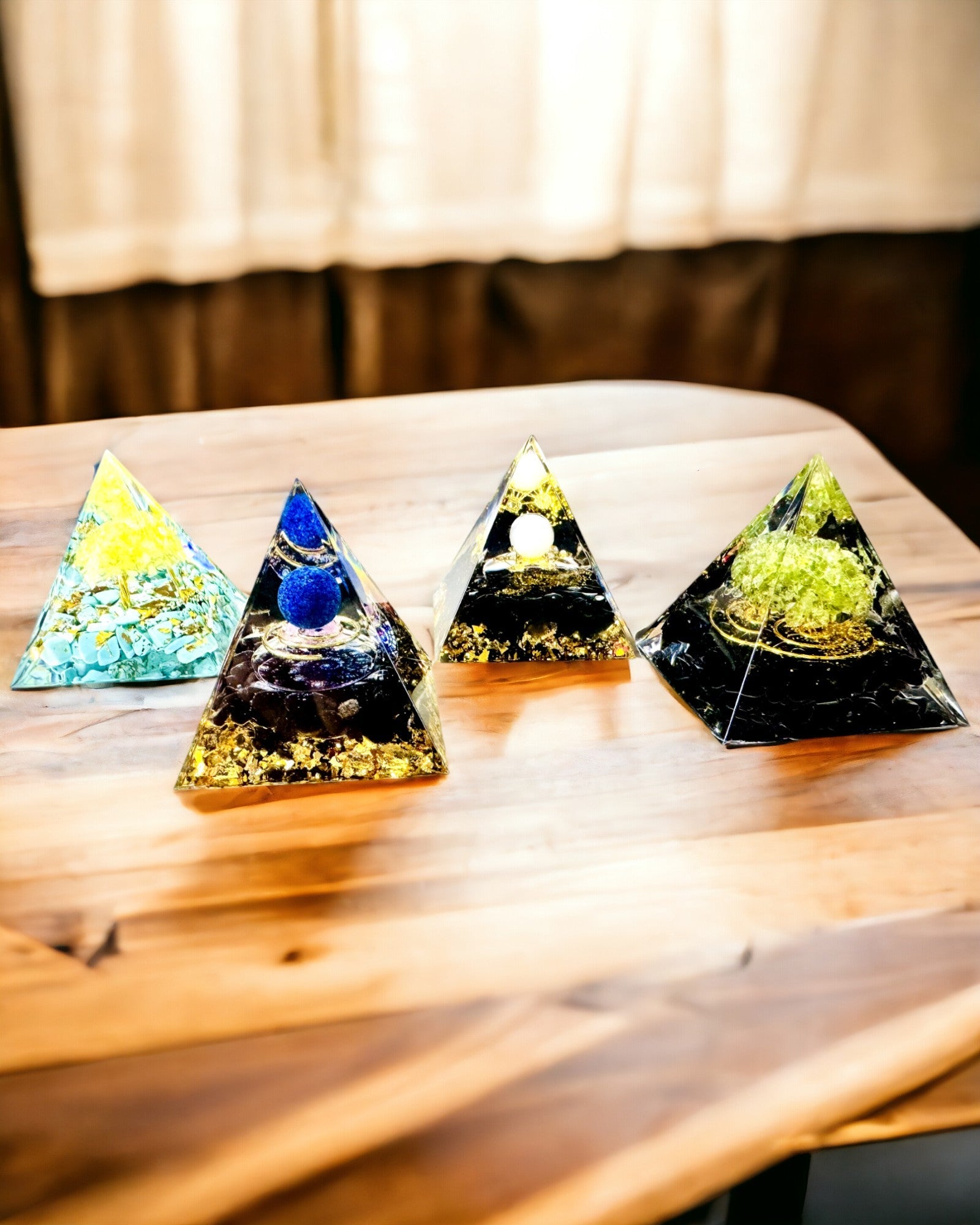 Piramidita de Orgonita con Citrino y Turquesa – Generador de Energía Chakra, Herramienta de Reiki, Decoración para Meditación