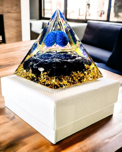Pirámide Energética de Orgón con Cristales para Meditación – Irradia Energía Positiva y Abundancia