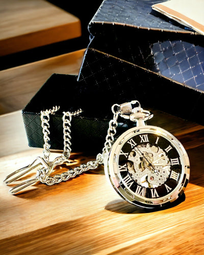 Reloj de Bolsillo Mecánico Exclusivo Plateado en Estilo Retro, Resistente al Agua - Elegancia para Cualquier Ocasión, con grabado