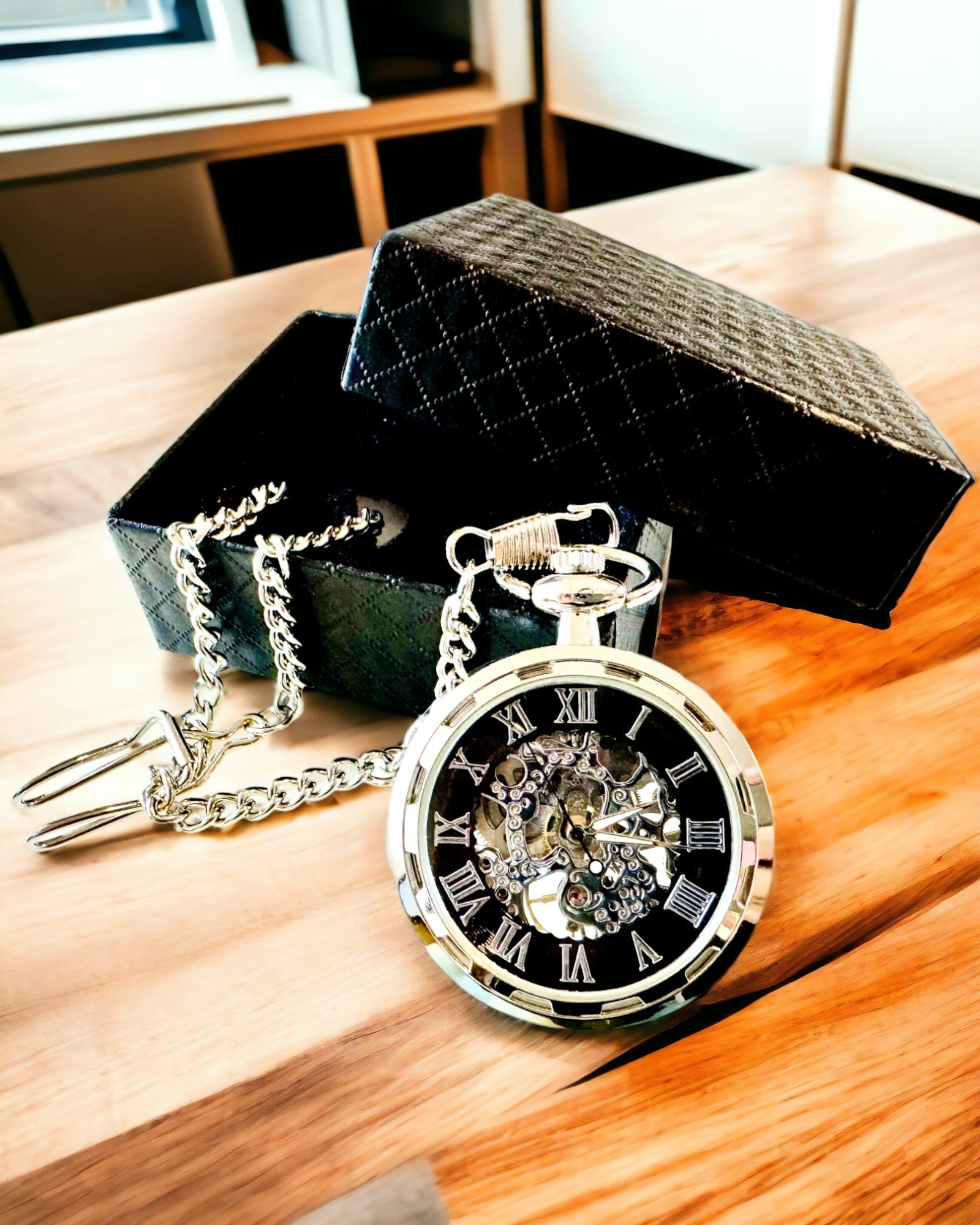 Reloj de Bolsillo Mecánico Exclusivo Plateado en Estilo Retro, Resistente al Agua - Elegancia para Cualquier Ocasión, con grabado