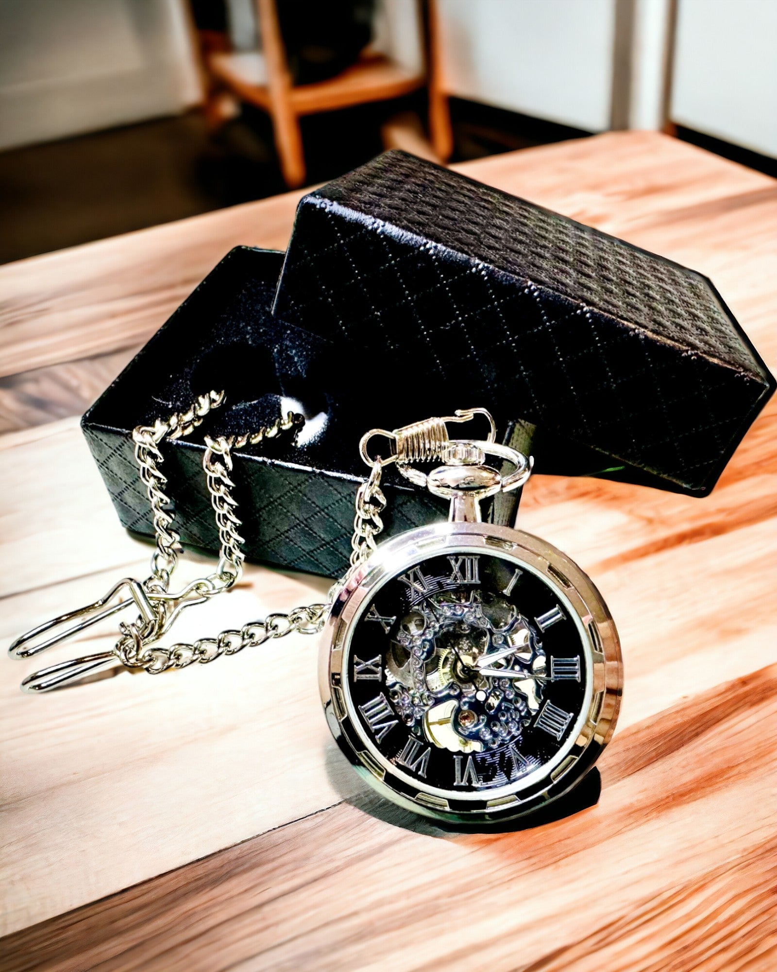 Reloj de Bolsillo Mecánico Exclusivo Plateado en Estilo Retro, Resistente al Agua - Elegancia para Cualquier Ocasión, con grabado