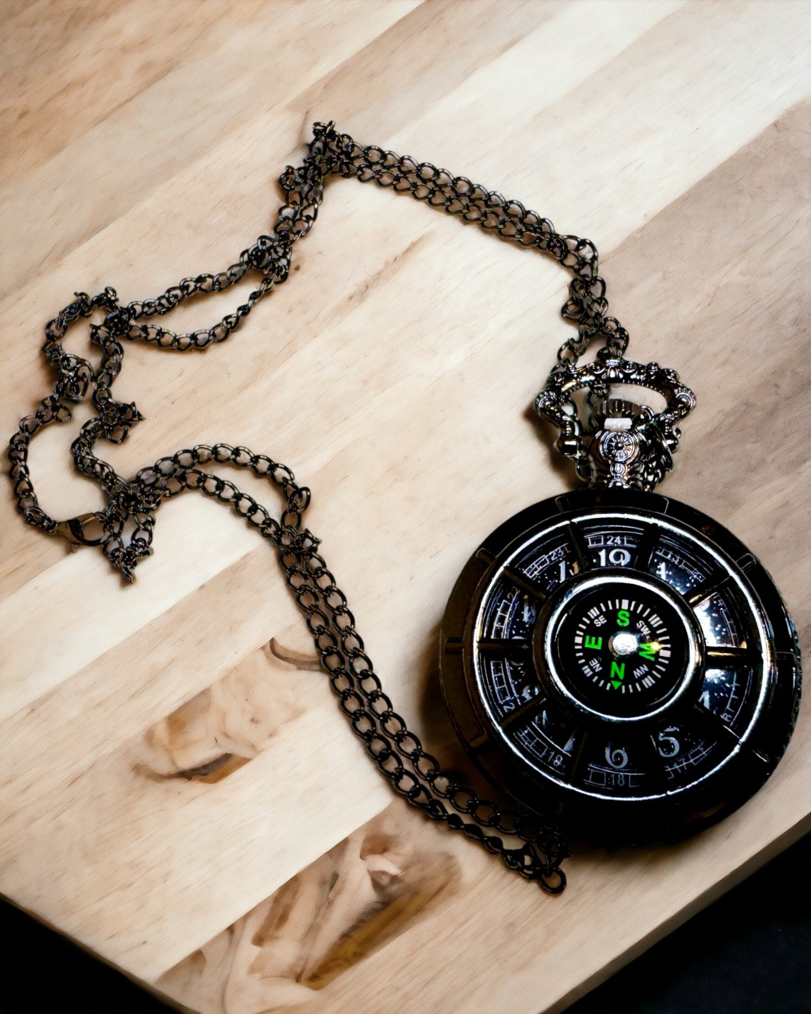 Reloj de Bolsillo con Brújula – Colgante Elegante de Estilo Vintage con Esqueleto Hueco y Esfera Negra, personalización con grabado