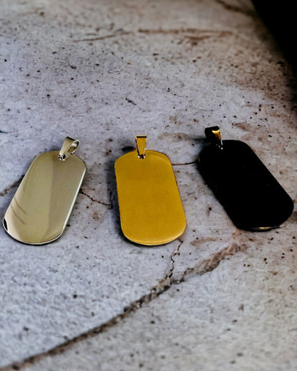 Colgante Militar con Grabado - Estilo Retro en Varios Colores