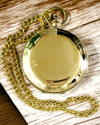 Brújula de color dorado Aventura – Elegante Navegador de Descubrimientos