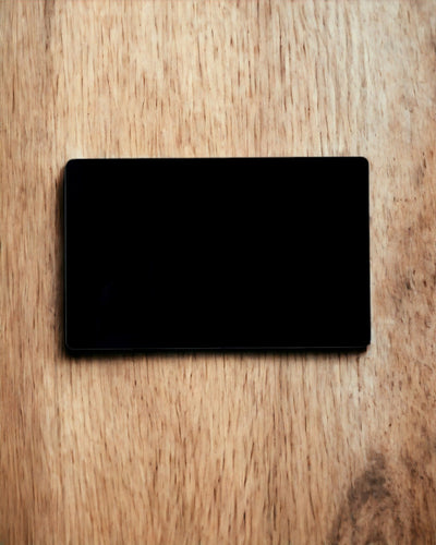 Tarjeta de Visita Exclusiva de Metal Negro Personalizable – Ideal para Regalo