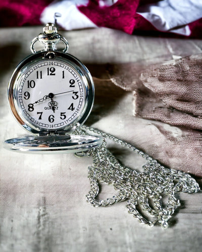 Reloj de Bolsillo Clásico Plateado con Opción de Grabado