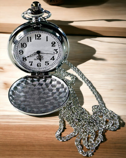 Reloj de Bolsillo Clásico Plateado con Opción de Grabado