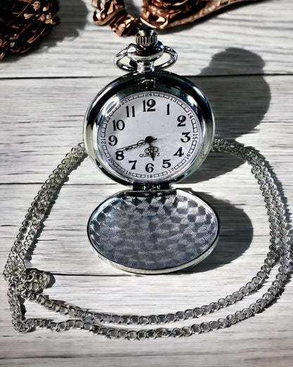 Reloj de Bolsillo Clásico Plateado con Opción de Grabado