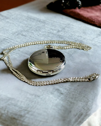 Reloj de Bolsillo Clásico Plateado con Opción de Grabado