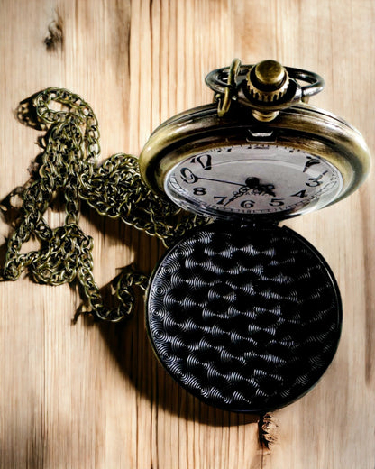 Reloj de bolsillo estilo vintage con opción de personalización - oro cepillado