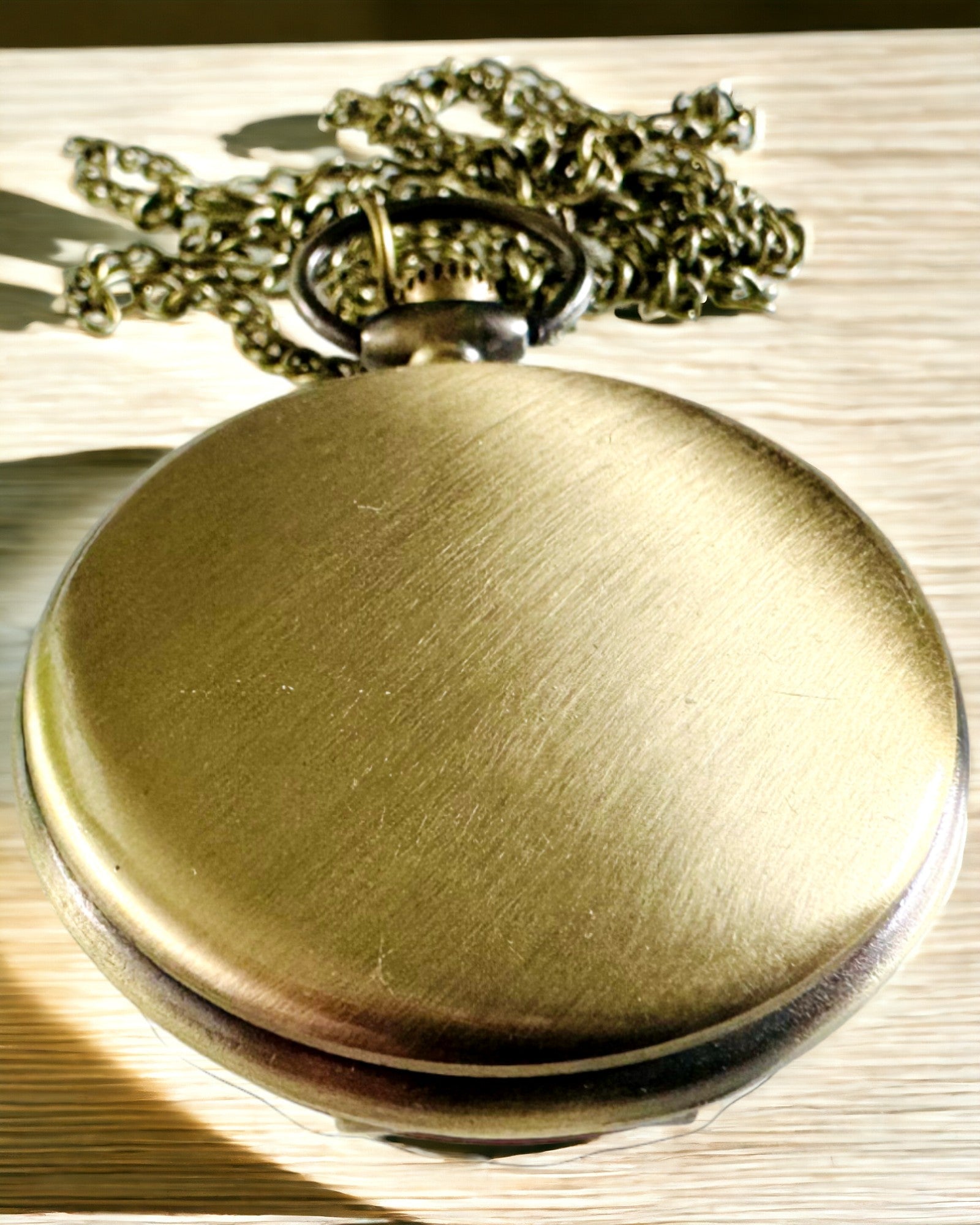 Reloj de bolsillo estilo vintage con opción de personalización - oro cepillado