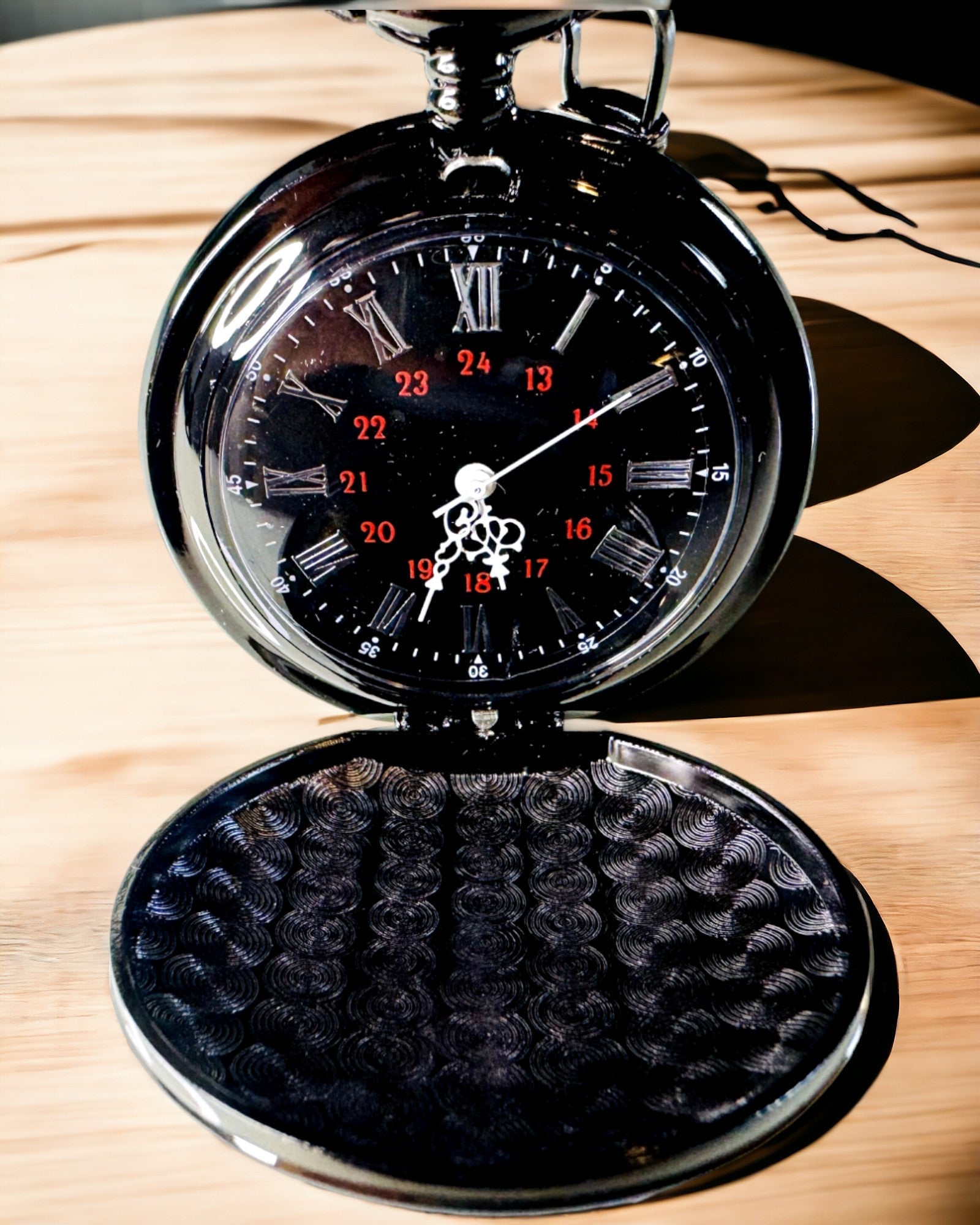 Reloj de bolsillo negro "Elegancja Czasu" con opción de personalización