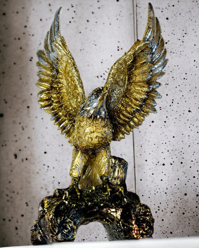 Estatuilla "Águila Dorada" con Opción de Personalización - Decoración de Resina