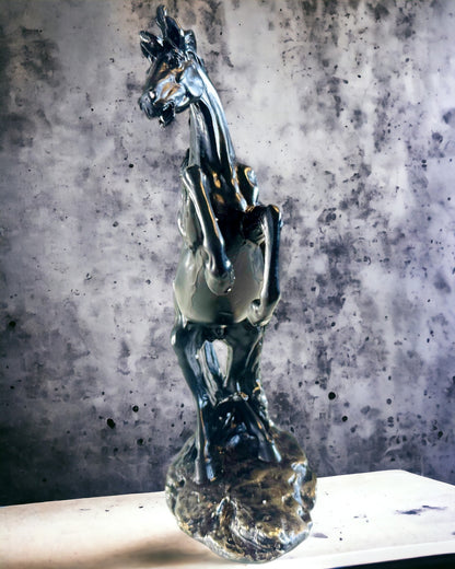 Czarna Perła - Escultura de Caballo Elegancia en Movimiento - Posibilidad de Grabado