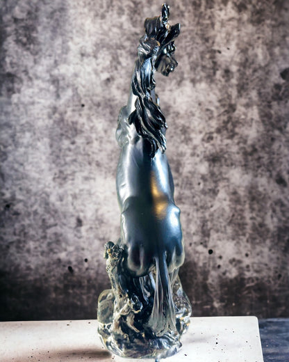 Czarna Perła - Escultura de Caballo Elegancia en Movimiento - Posibilidad de Grabado