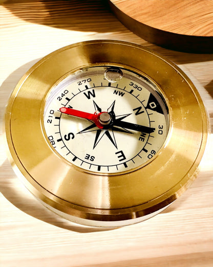 Brújula de Navegación con Posibilidad de Grabado, de Latón, Diseño Clásico – 5 cm