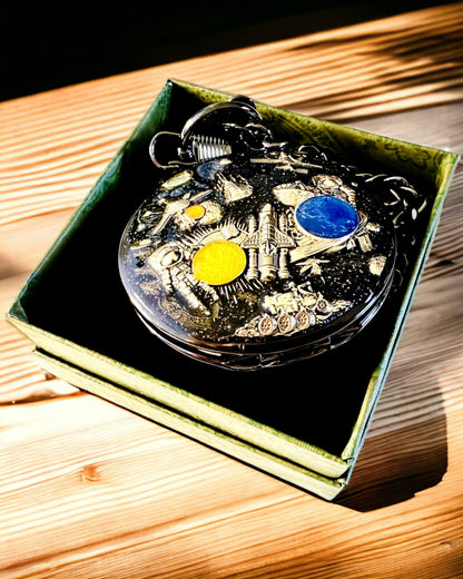 Reloj de bolsillo "Astrum Temporis" - Marco negro. Posibilidad de personalización con grabado