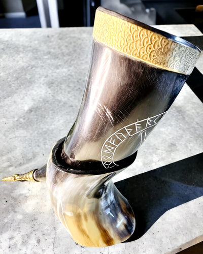 Copa de Cuerno "Viking Valor" - Grabado a Mano, Calidad Premium - 4 variantes para elegir