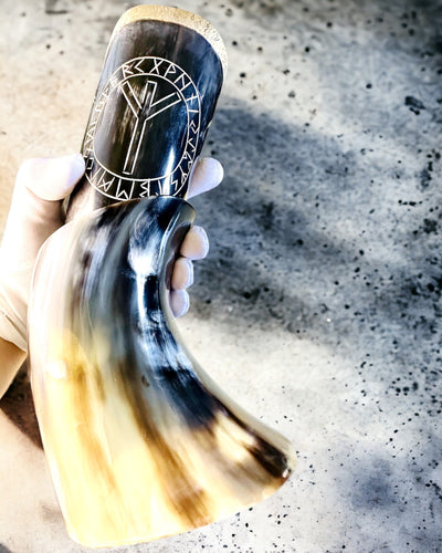 Copa de Cuerno "Viking Valor" - Grabado a Mano, Calidad Premium - 4 variantes para elegir