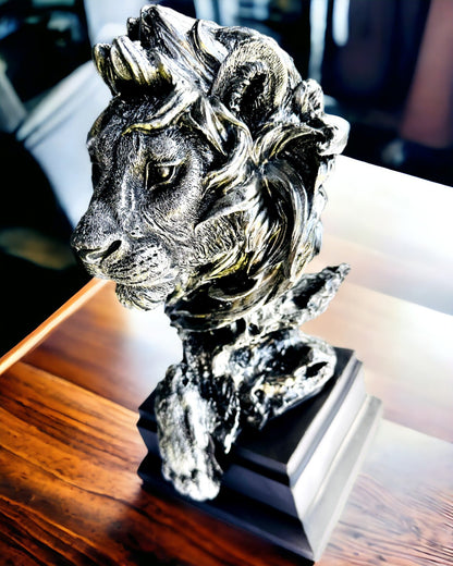 Rey de la Selva León - Majestuosa Estatuilla de León - color plateado, posibilidad de personalización para regalo