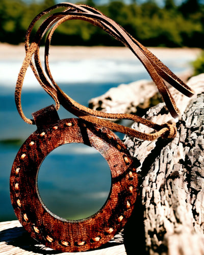 Lupa India Artefakt, de cuero, hecha a mano - posibilidad de personalización con grabado