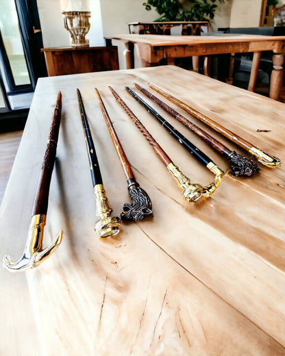 Bastón de paseo 'Wolf' - Madera de Mango India con opción de grabado, adornos dorados marrones
