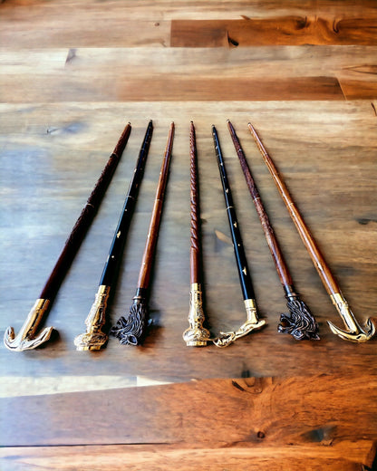 Bastón de paseo 'Wolf' - Madera de Mango India con opción de grabado, adornos dorados marrones