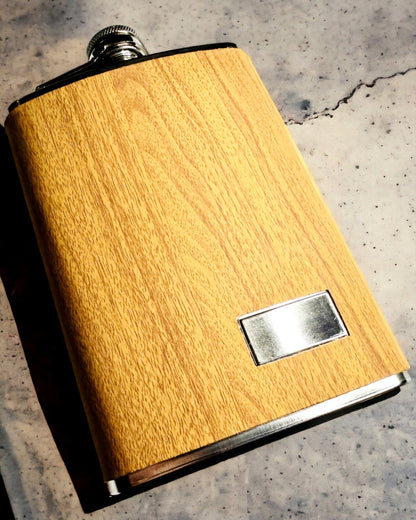 Conjunto de Madera "Piersiówka Elegance" con opción de personalización mediante grabado