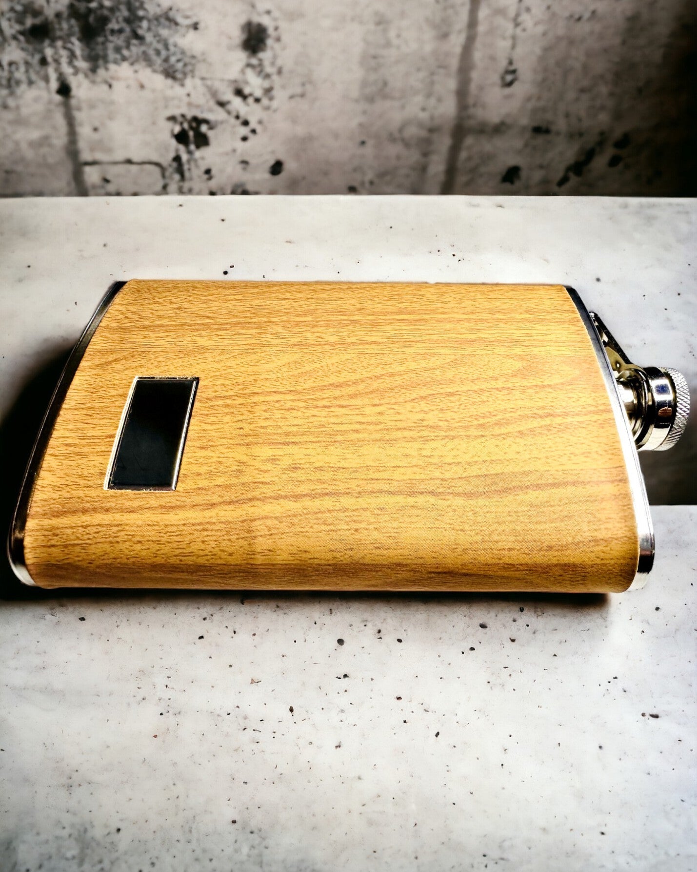 Conjunto de Madera "Piersiówka Elegance" con opción de personalización mediante grabado