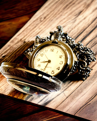 Reloj de Bolsillo de Cuarzo "Universo Legendario" con Opción de Grabado