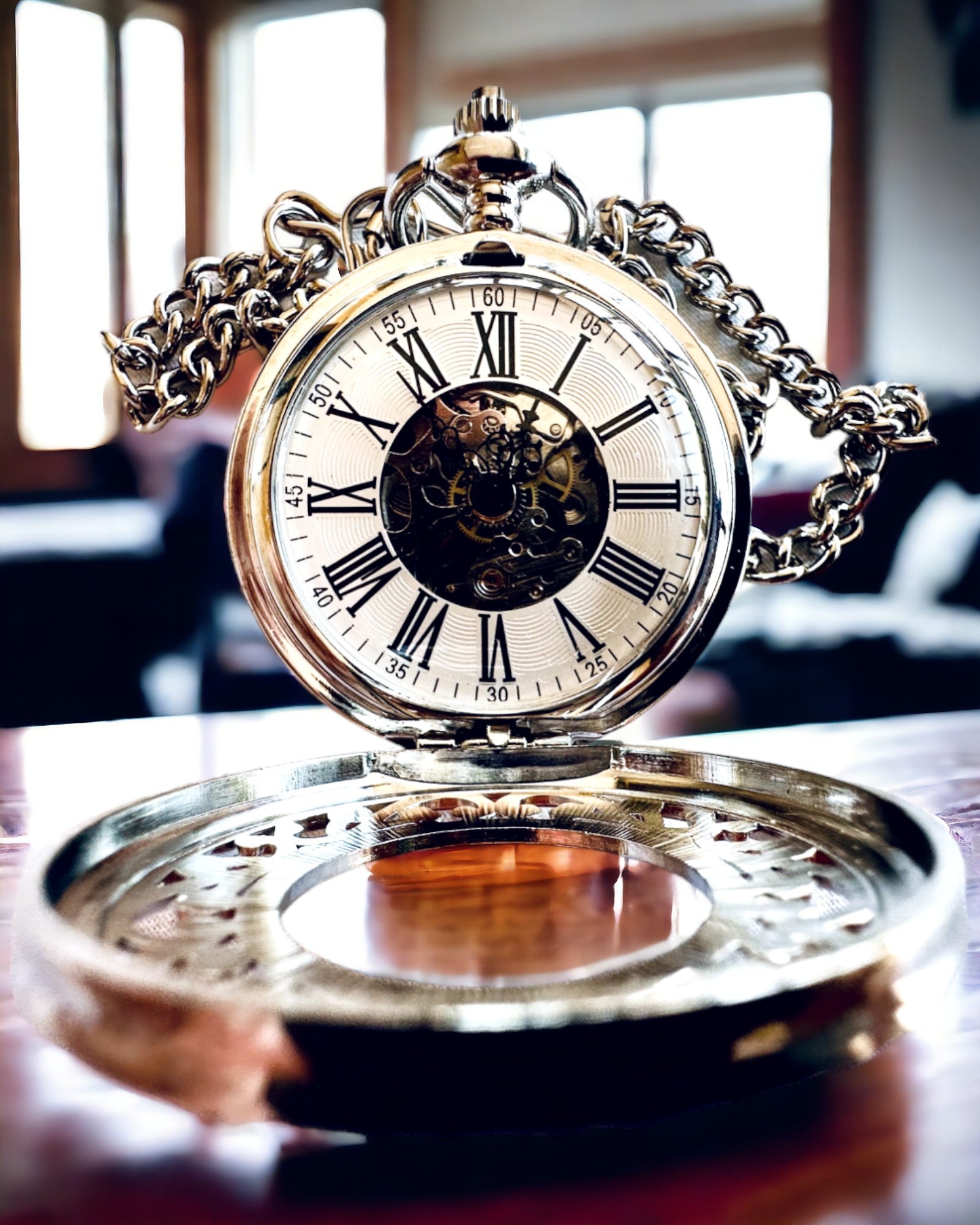 Reloj de bolsillo plateado "Vintage Elegance" con opción de personalización con grabado