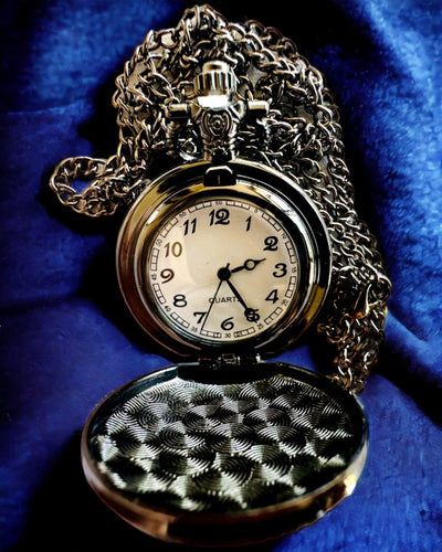 Reloj de Bolsillo "Smocza Aura" con Opción de Personalización