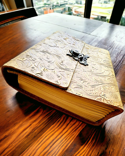 Cuaderno Retro de Lujo con Cubierta de Cuero - "Vintage Elegance", 480 páginas, posibilidad de personalización con grabado
