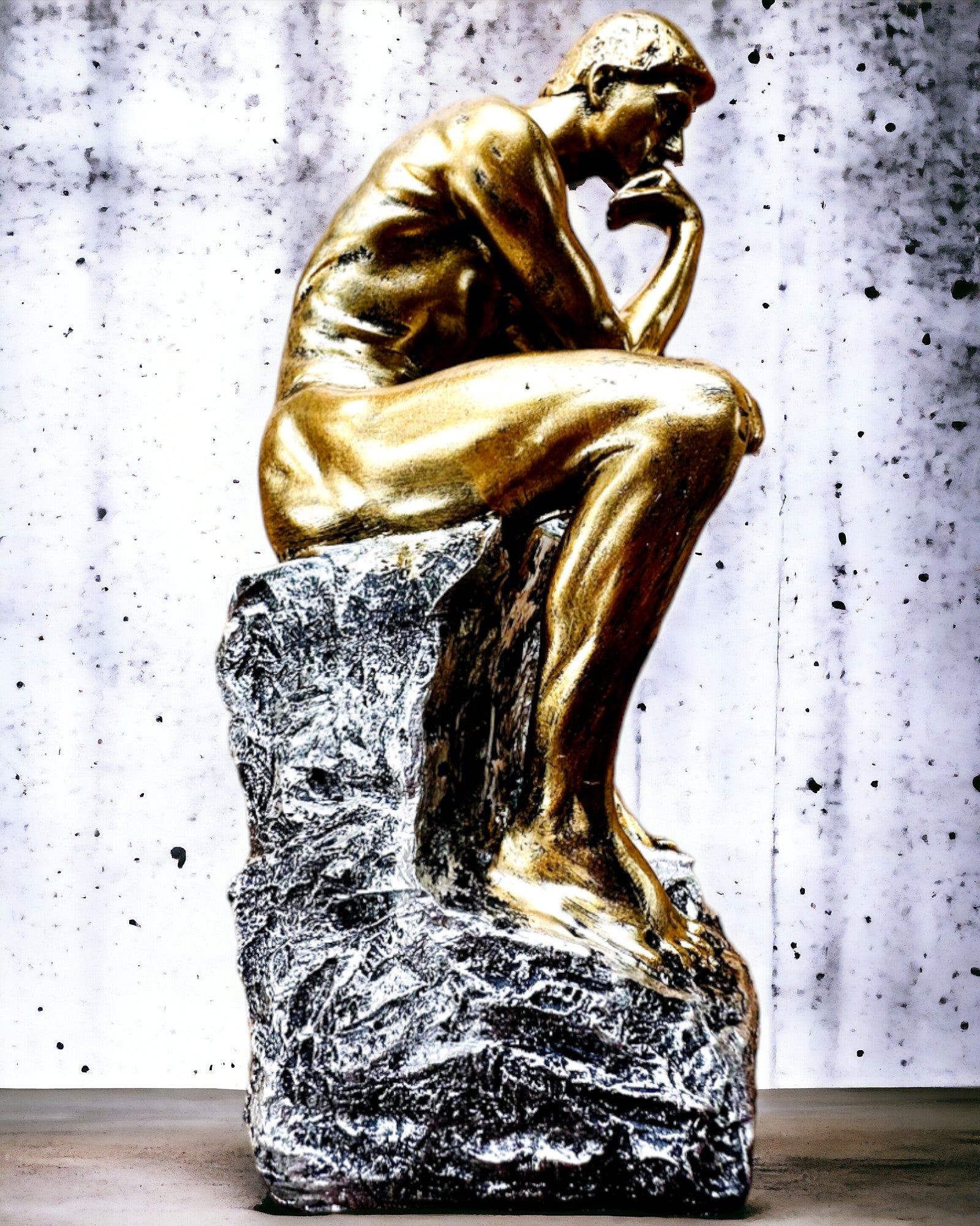 Pensador Dorado - Figura de resina, personalización con grabado