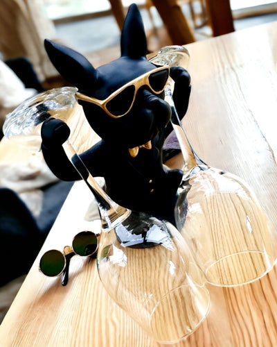 Figurilla Bulldog Elegance - Soporte exclusivo para copas, posibilidad de personalización con grabado