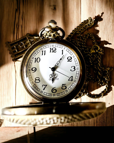 Reloj de Bolsillo "Elegancia de Mariposa" con opción de personalización con grabado