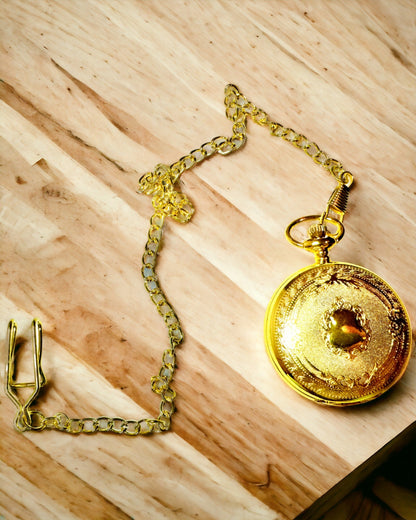 Reloj de Bolsillo de Color Dorado en Estilo Vintage con Grabados – Elegante Accesorio Masculino, Idea Perfecta para Regalo