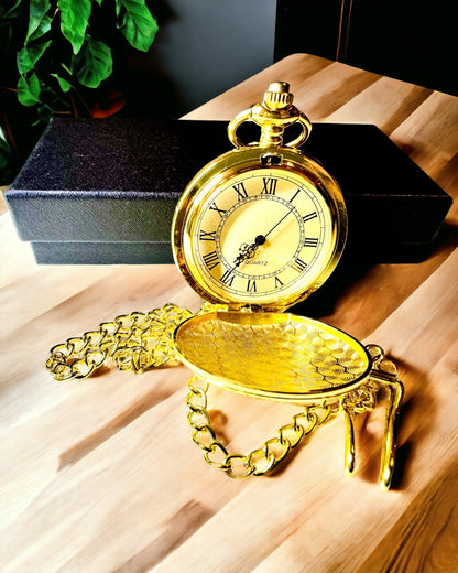 Reloj de Bolsillo de Color Dorado en Estilo Vintage con Grabados – Elegante Accesorio Masculino, Idea Perfecta para Regalo
