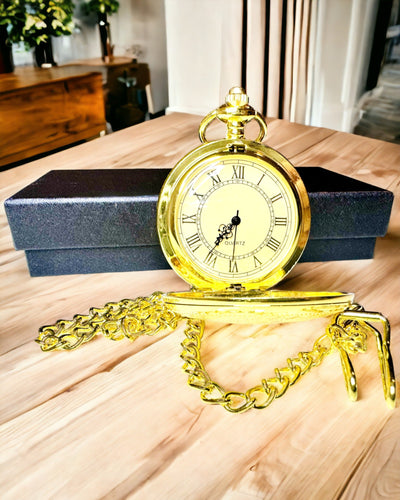 Reloj de Bolsillo de Color Dorado en Estilo Vintage con Grabados – Elegante Accesorio Masculino, Idea Perfecta para Regalo