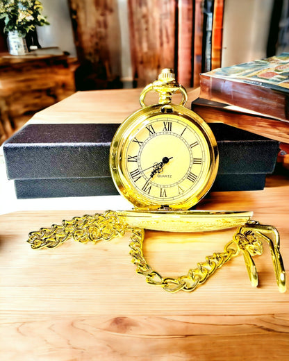 Reloj de Bolsillo de Color Dorado en Estilo Vintage con Grabados – Elegante Accesorio Masculino, Idea Perfecta para Regalo