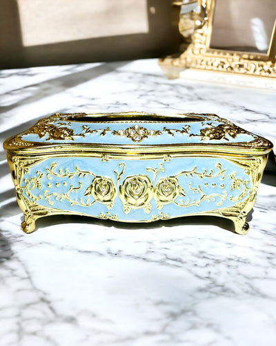 Caja de Pañuelos de Lujo con Relieve de Rosa y Asas Elegantes