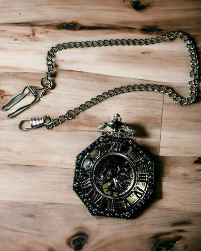 Reloj de Bolsillo Mecánico Octogonal Clásico en Color Plateado con Esfera Calada en Estilo Steampunk