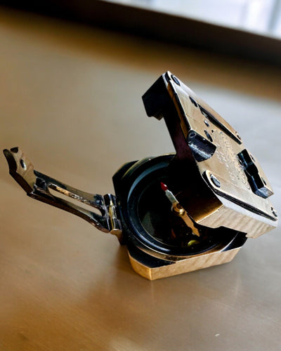 Sólido, compás premium Capitán "Navigator" - con opción de personalización con grabado